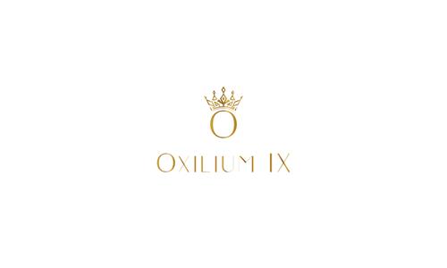 La représentation visuelle de la marque de commerce présente une couronne personnalisée mettant en valeur la lettre O symbolisant à la fois la première lettre de l'entreprise; Oxilium IX situé en dessous de ce dernier et la terre. trademark